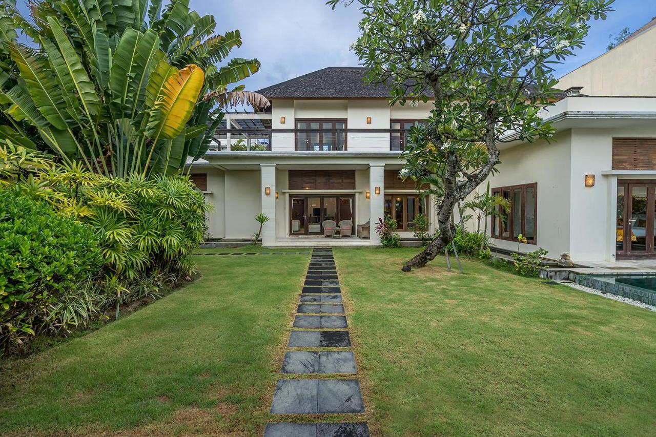 Bali Lotus Biệt thự Seminyak (Bali)