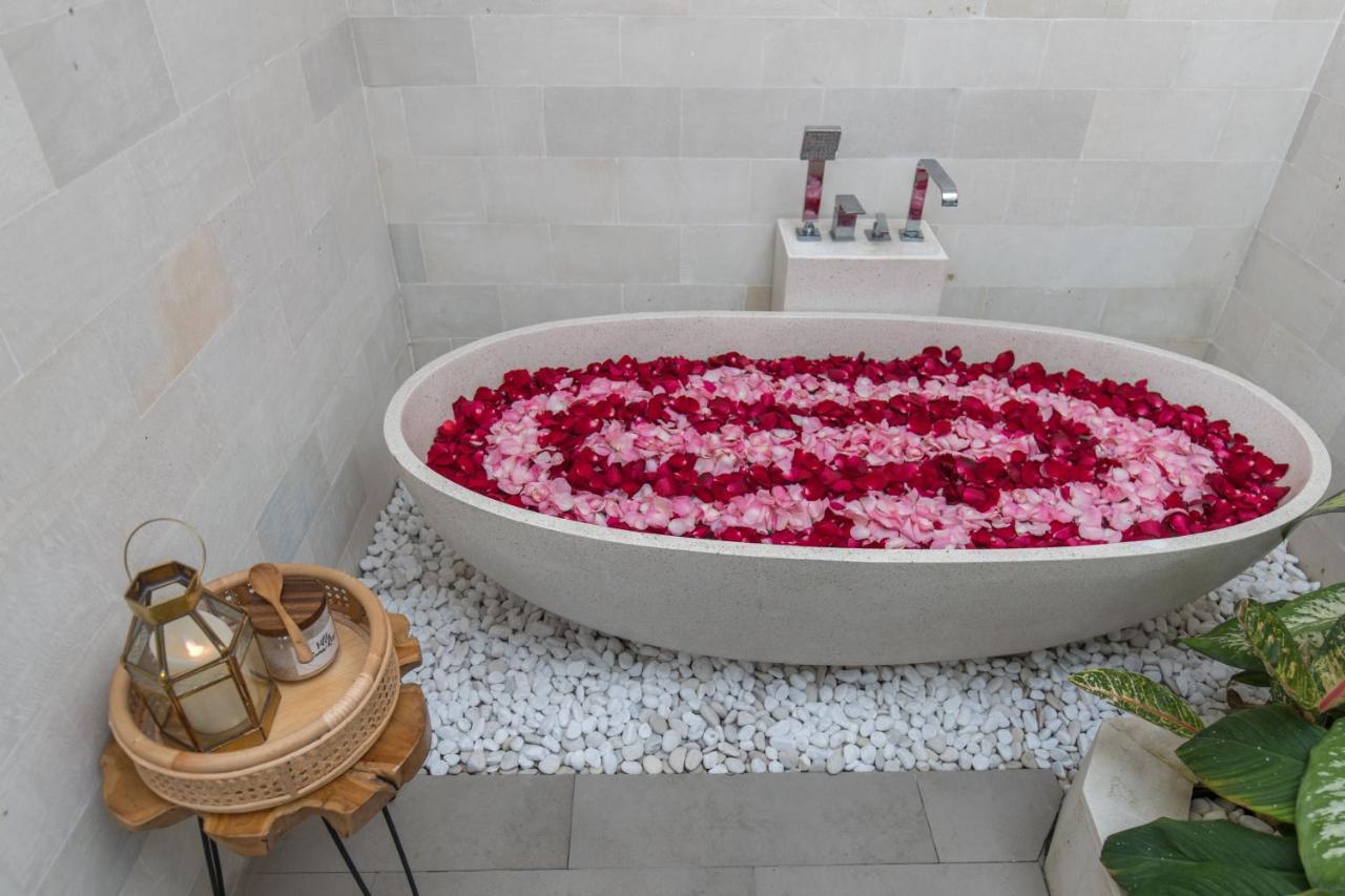 Luna Rose Villa *