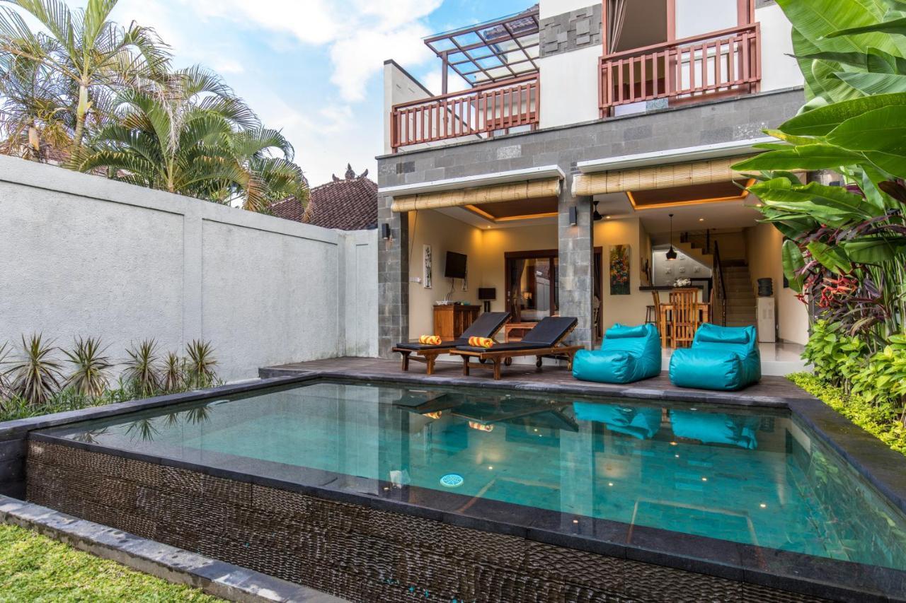 Villa Hitam Putih Legian Bali
