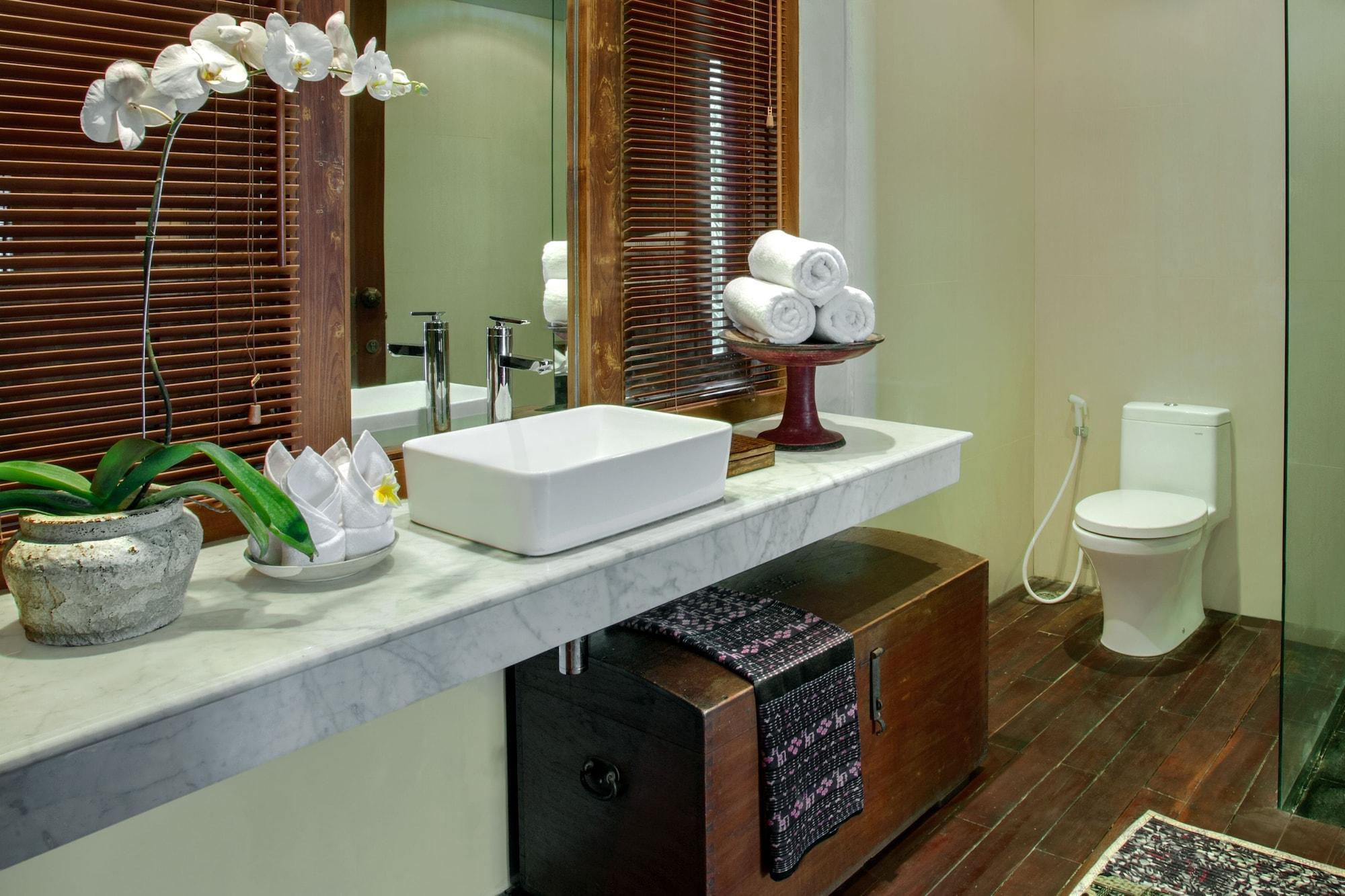 & Vespa 3 Guest house 2*