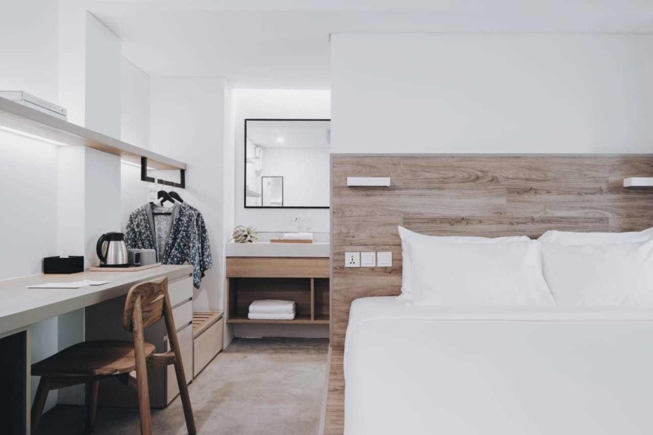 Lloyd's Bali