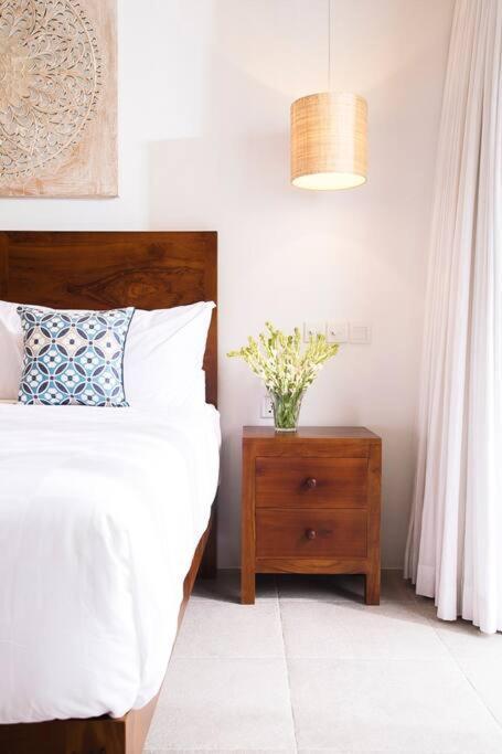 Sintra - 2 Bedroom Luxury In Tranquil Location, Walk To Seminyak (Bali)