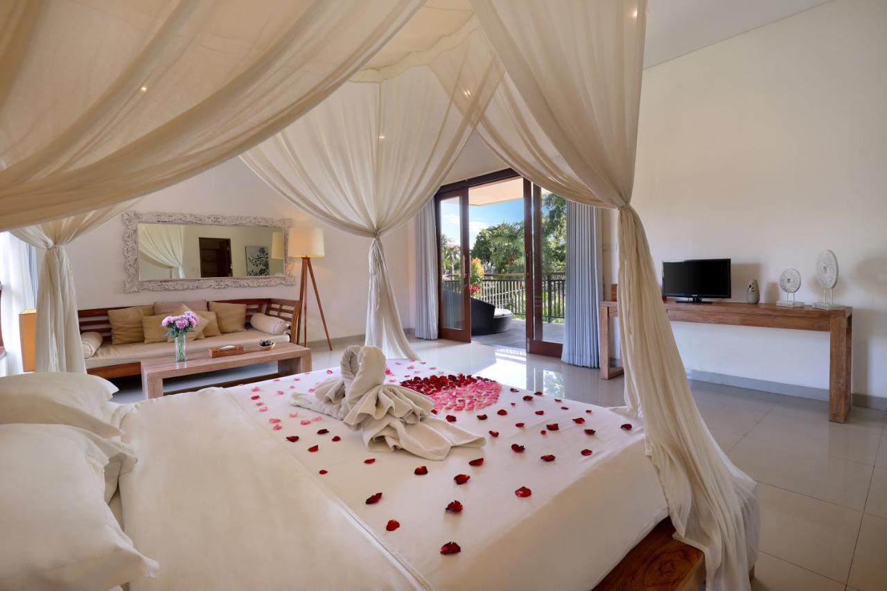 Big Private 7 Bed, 7 Bath, Goldflower With 2x Pool, 2x Lounge, Best Location Villa