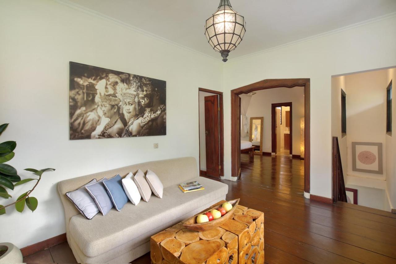 Big Private 7 Bed, 7 Bath, Goldflower With 2x Pool, 2x Lounge, Best Location Seminyak (Bali)