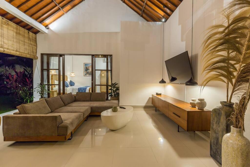 Villa Charming 3 Bedrooms Walking Distance *