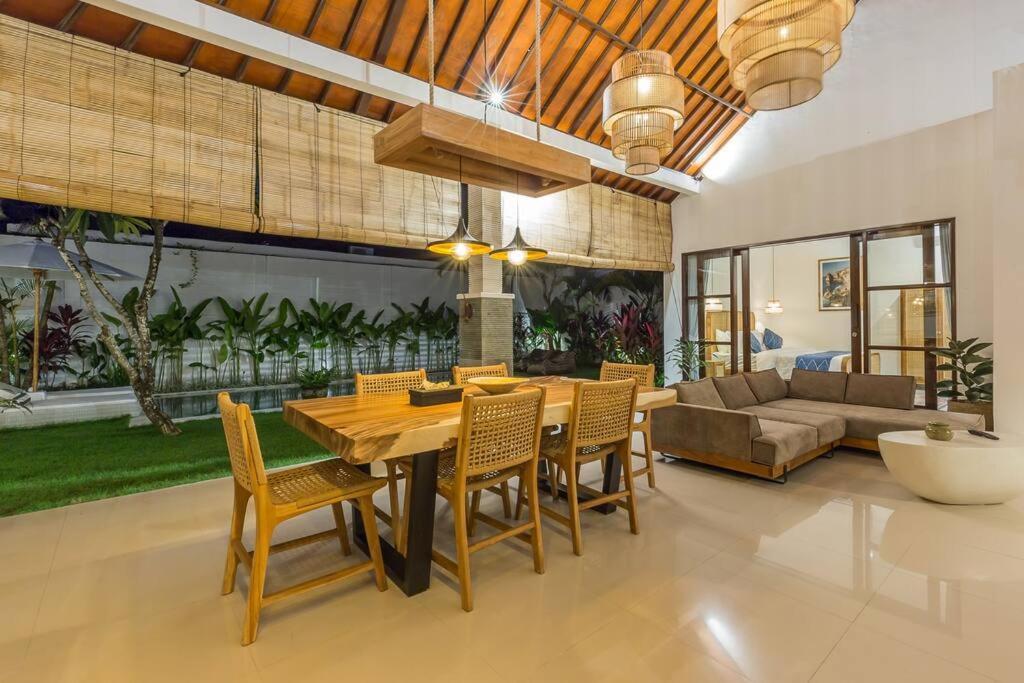 Charming 3 Bedrooms Walking Distance * Seminyak (Bali)