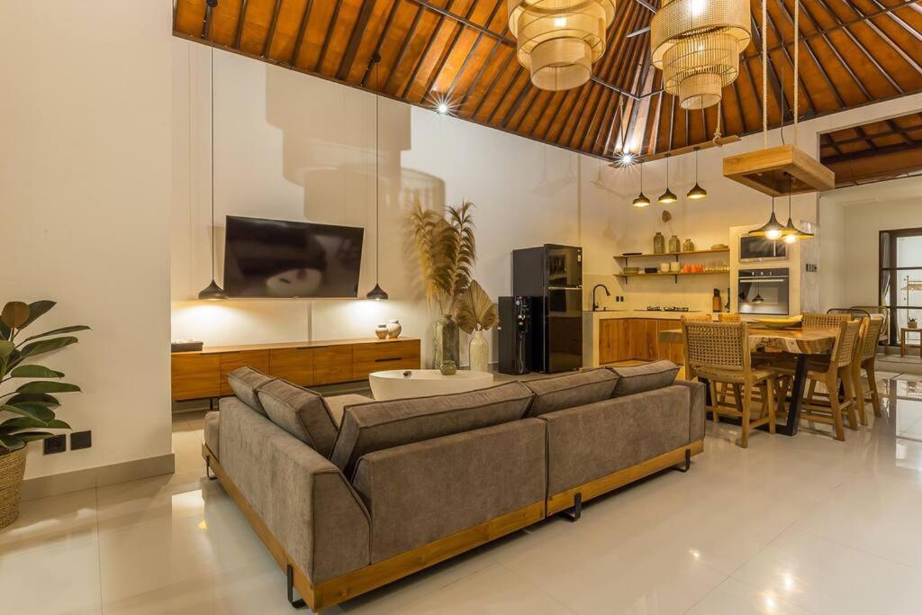 Villa Charming 3 Bedrooms Walking Distance *