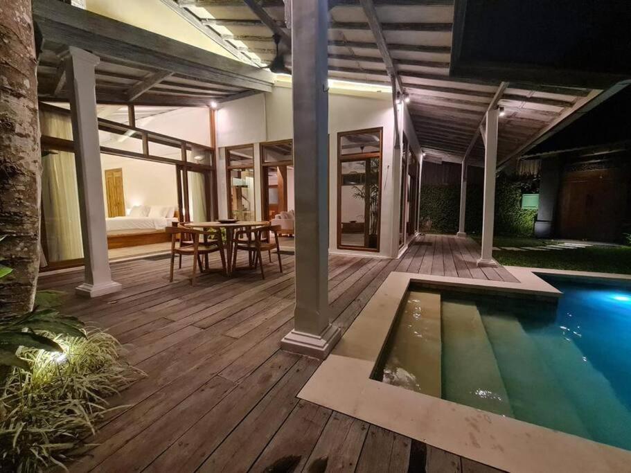 Savvy Villa, A Tranquil Oasis & Walk To The Villa *