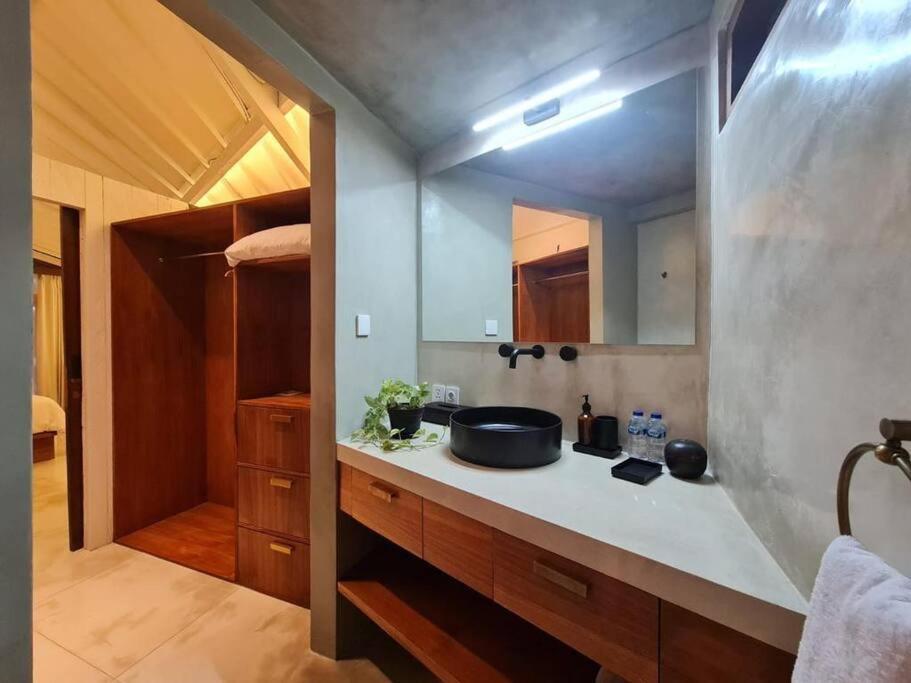 Villa Savvy Villa, A Tranquil Oasis & Walk To The *