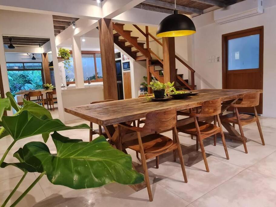 Savvy Villa, A Tranquil Oasis & Walk To The Seminyak (Bali)