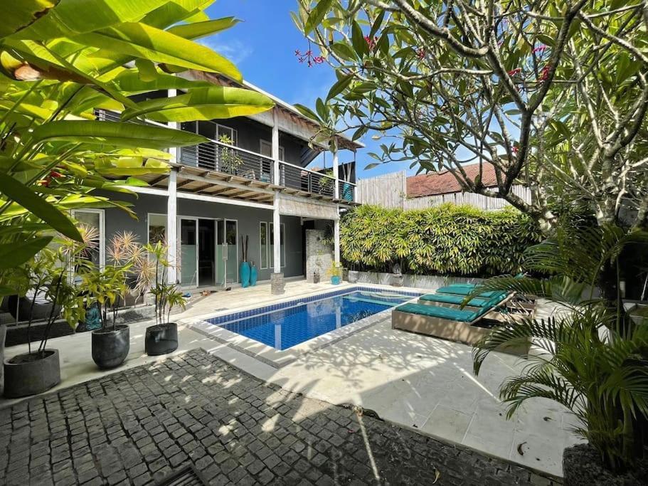 Villa 3 Bedroom With Private Pool Near Beach&lafavela Seminyak (Bali)