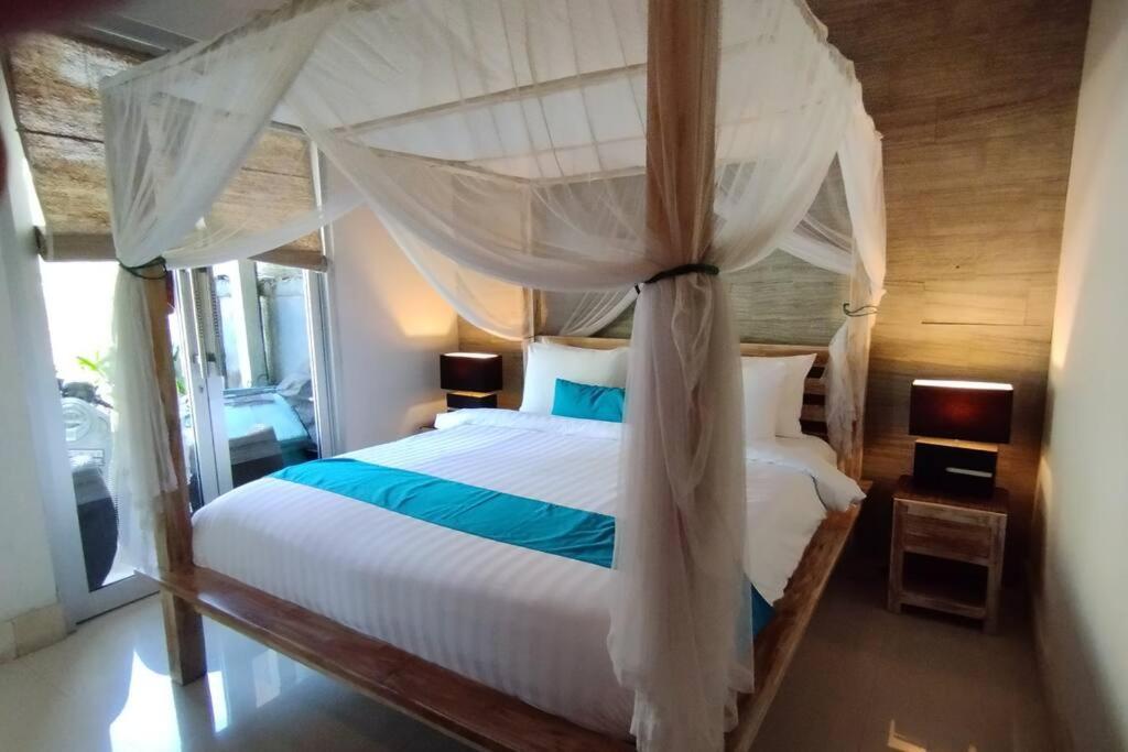 Villa 3 Bedroom With Private Pool Near Beach&lafavela Seminyak (Bali)
