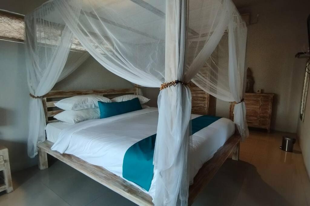 3 Bedroom With Private Pool Near Beach&lafavela Villa Seminyak (Bali)