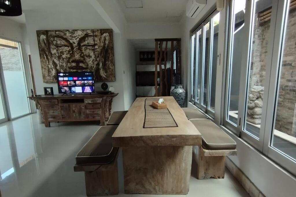 Villa 3 Bedroom With Private Pool Near Beach&lafavela Seminyak (Bali)