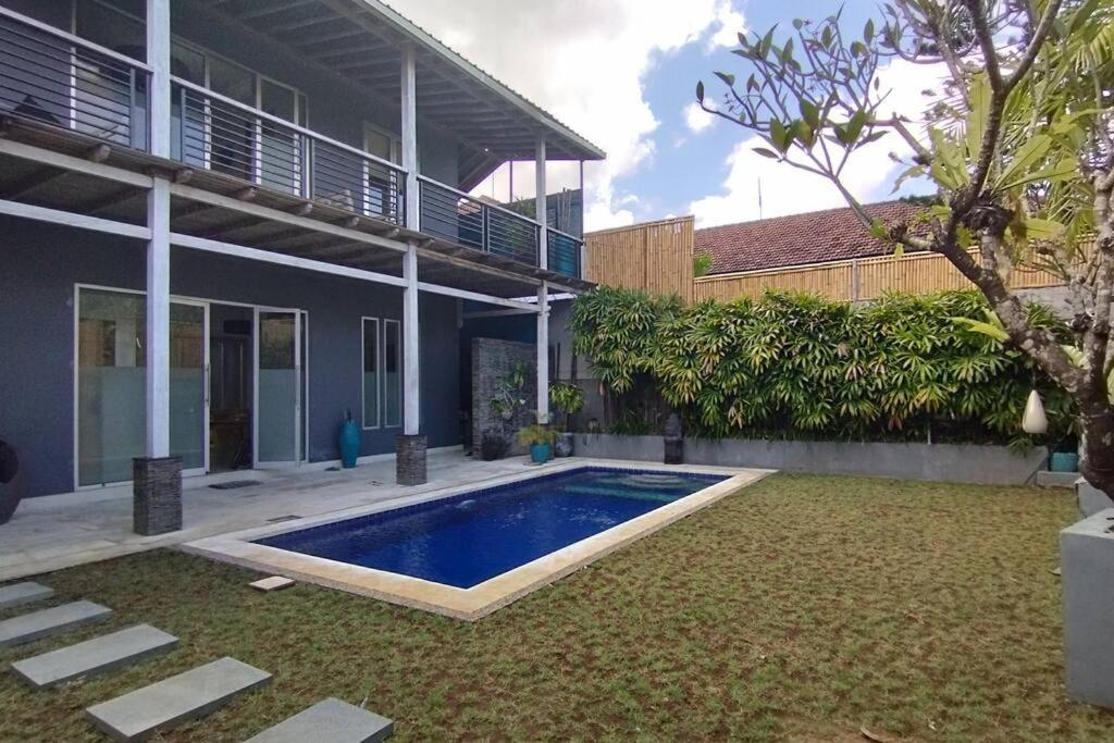 3 Bedroom With Private Pool Near Beach&lafavela Villa Seminyak (Bali)