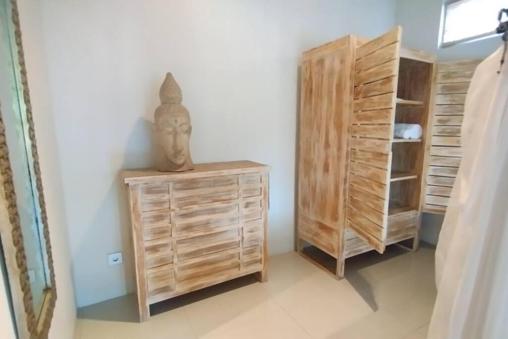 Villa 3 Bedroom With Private Pool Near Beach&lafavela Seminyak (Bali)