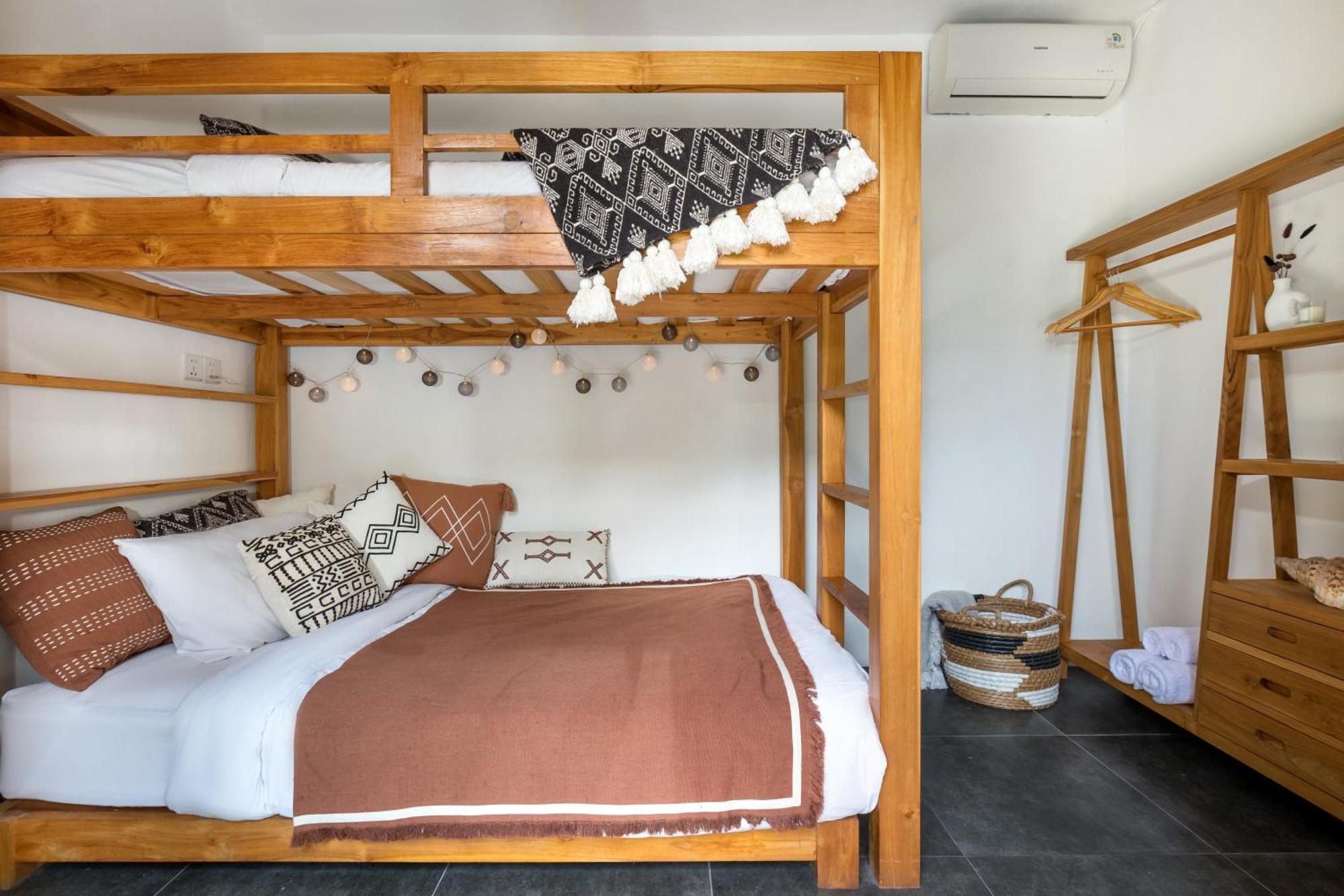 Vila Unicorn Shelter *