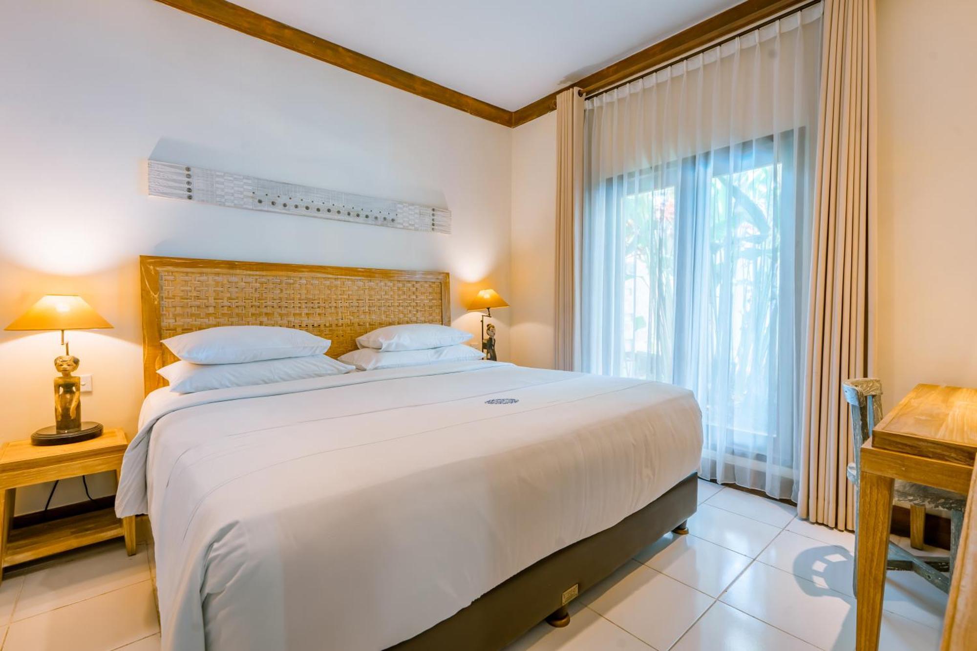 Rama Petitenget Khách sạn 4*