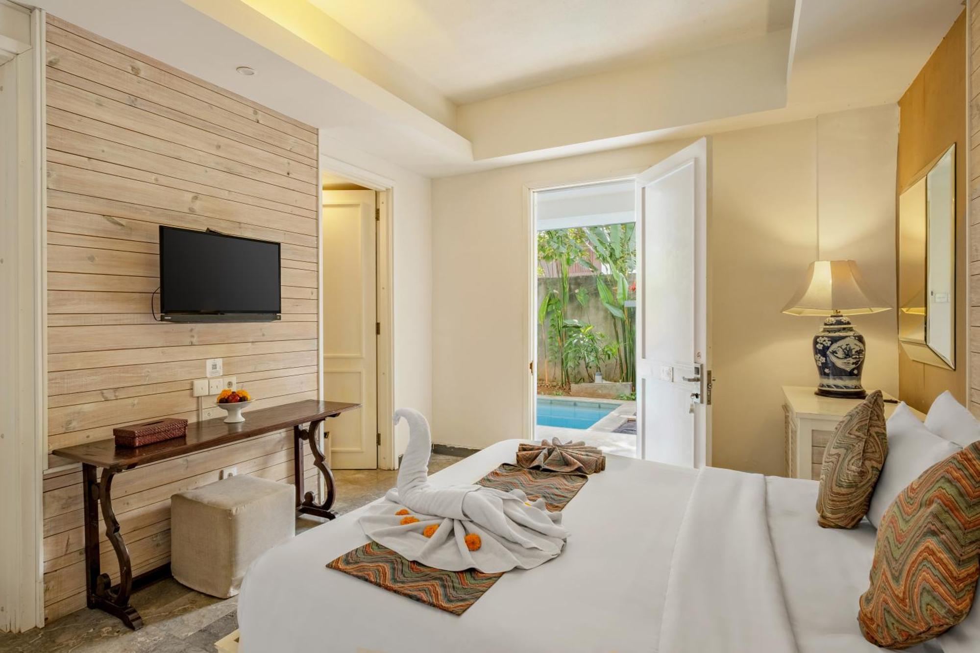 Khách sạn The Kanjeng Petitenget 3*