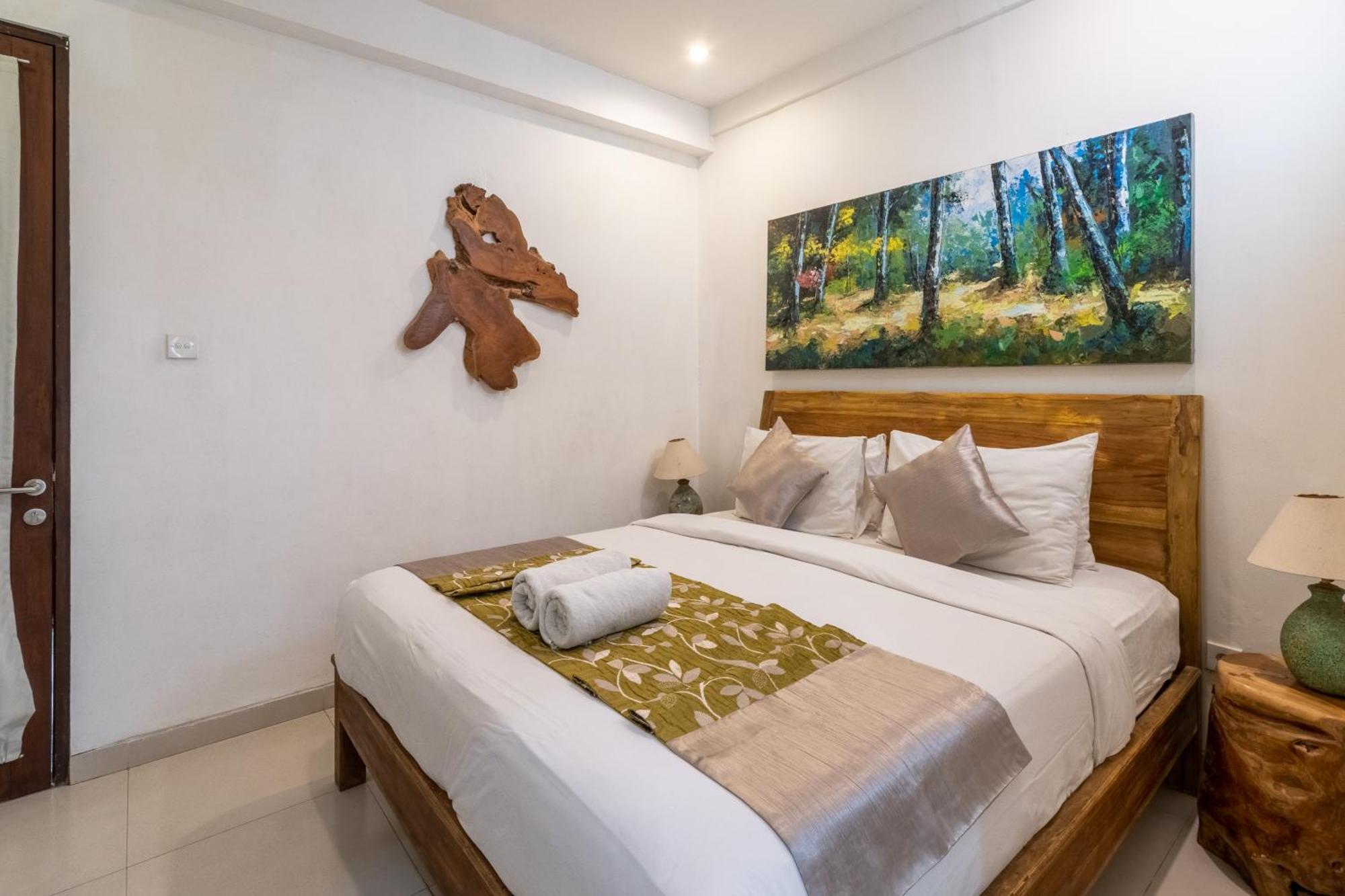 Pousada Enclose Living 5br Center Of Near Seminyak