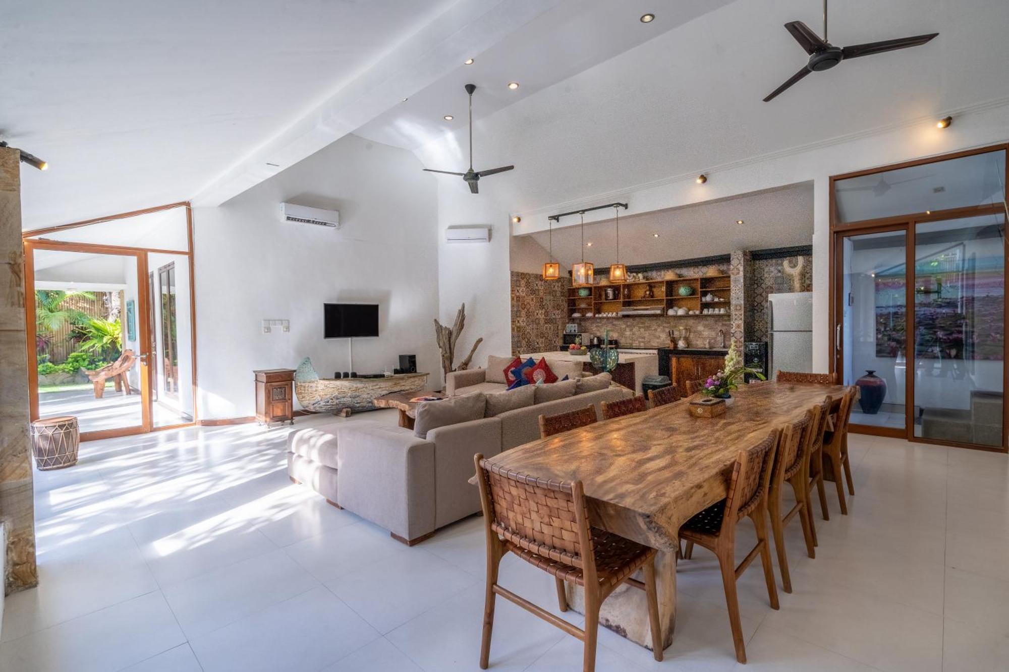 Enclose Living 5br Center Of Near