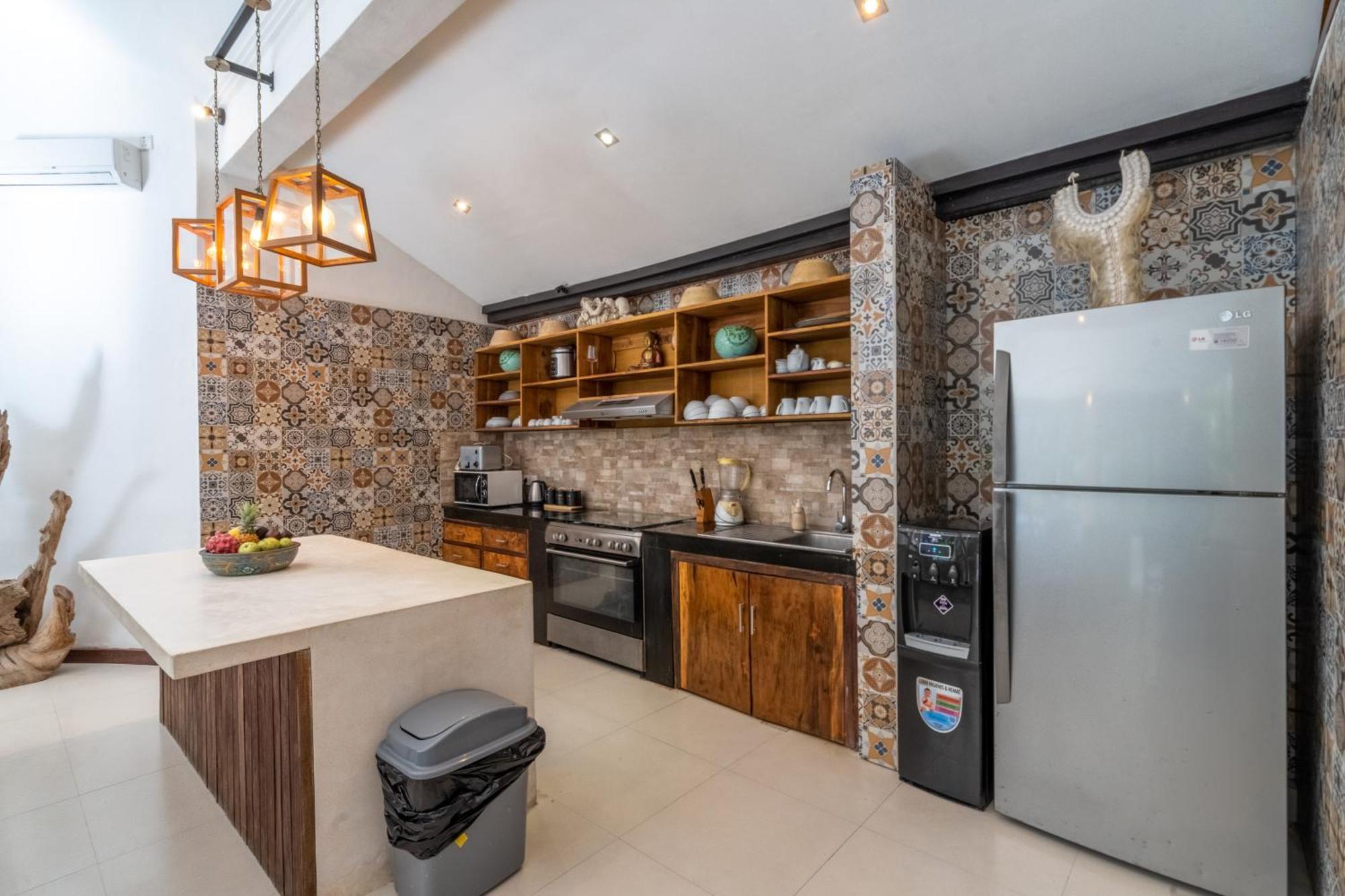 Enclose Living 5br Center Of Near * Seminyak