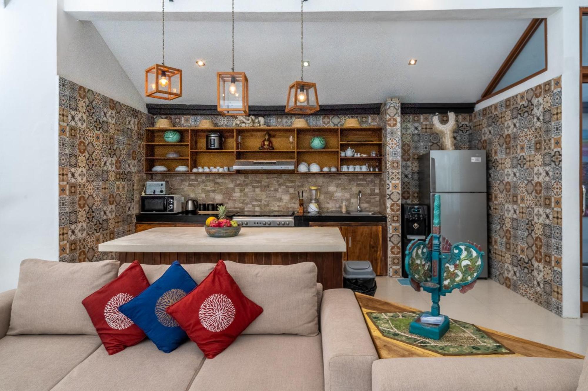Enclose Living 5br Center Of Near