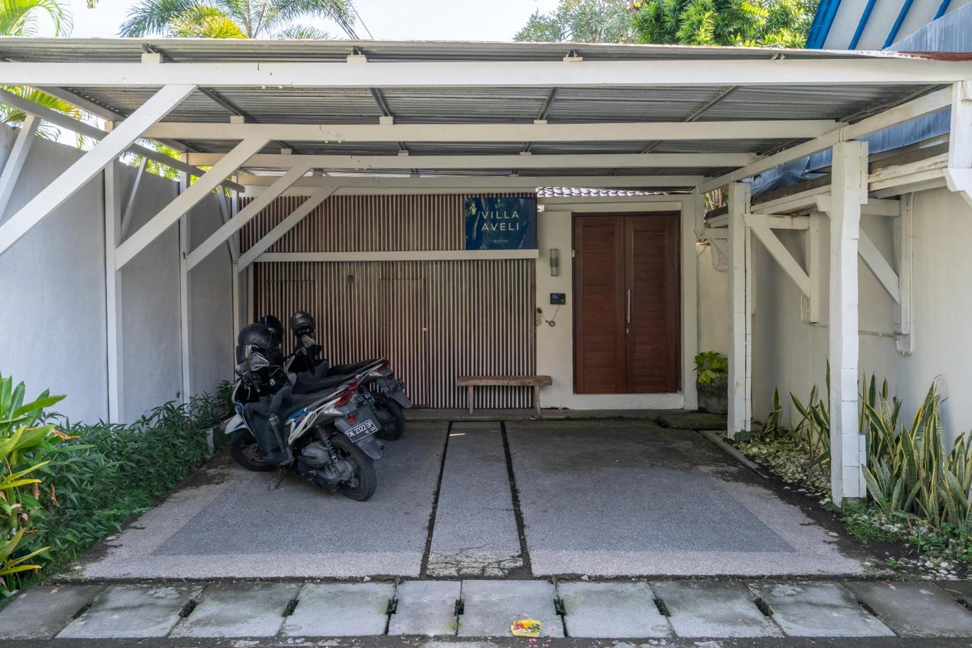 Enclose Living 5br Center Of Near Pousada Seminyak