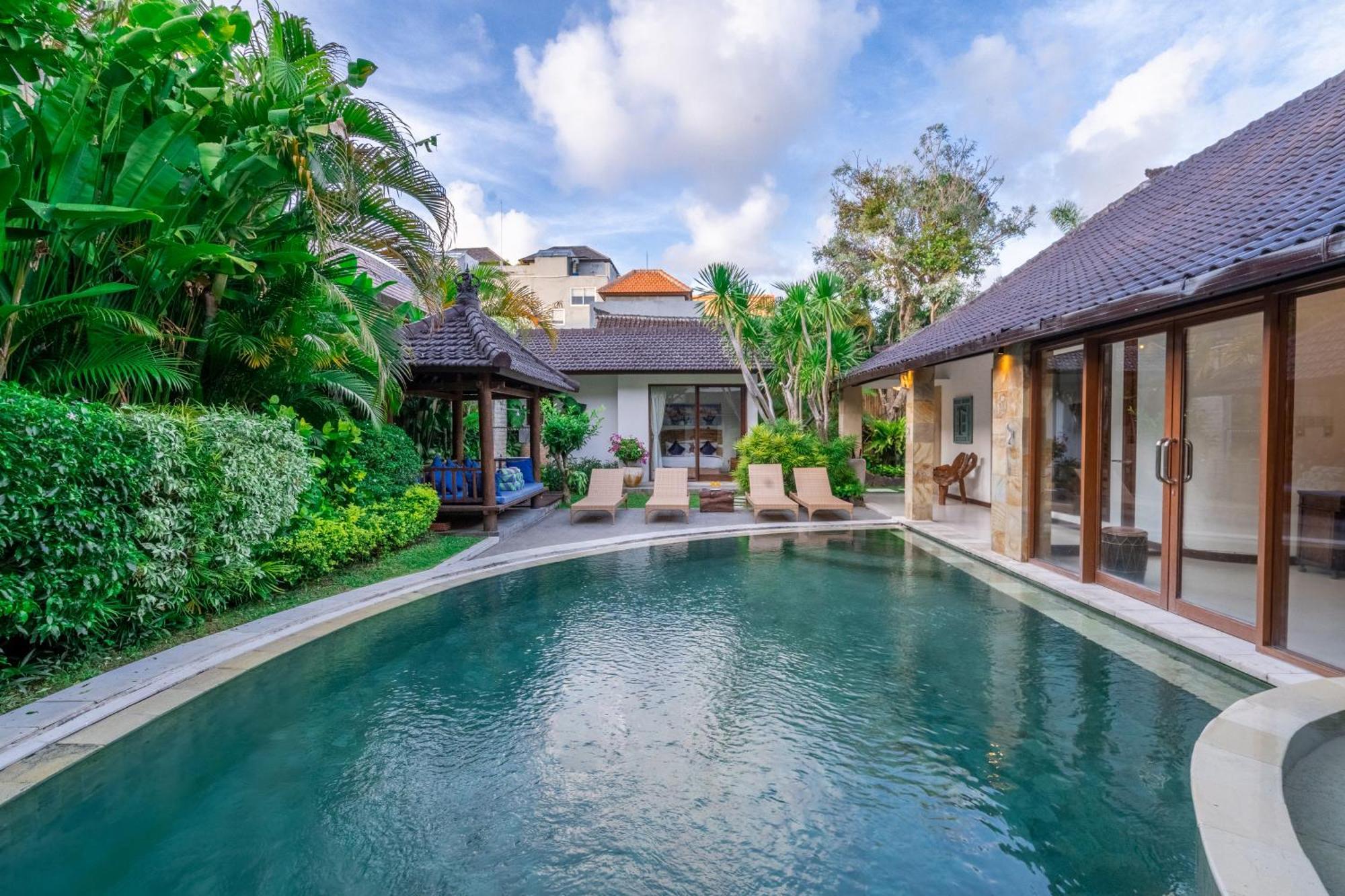Enclose Living 5br Center Of Near Pousada