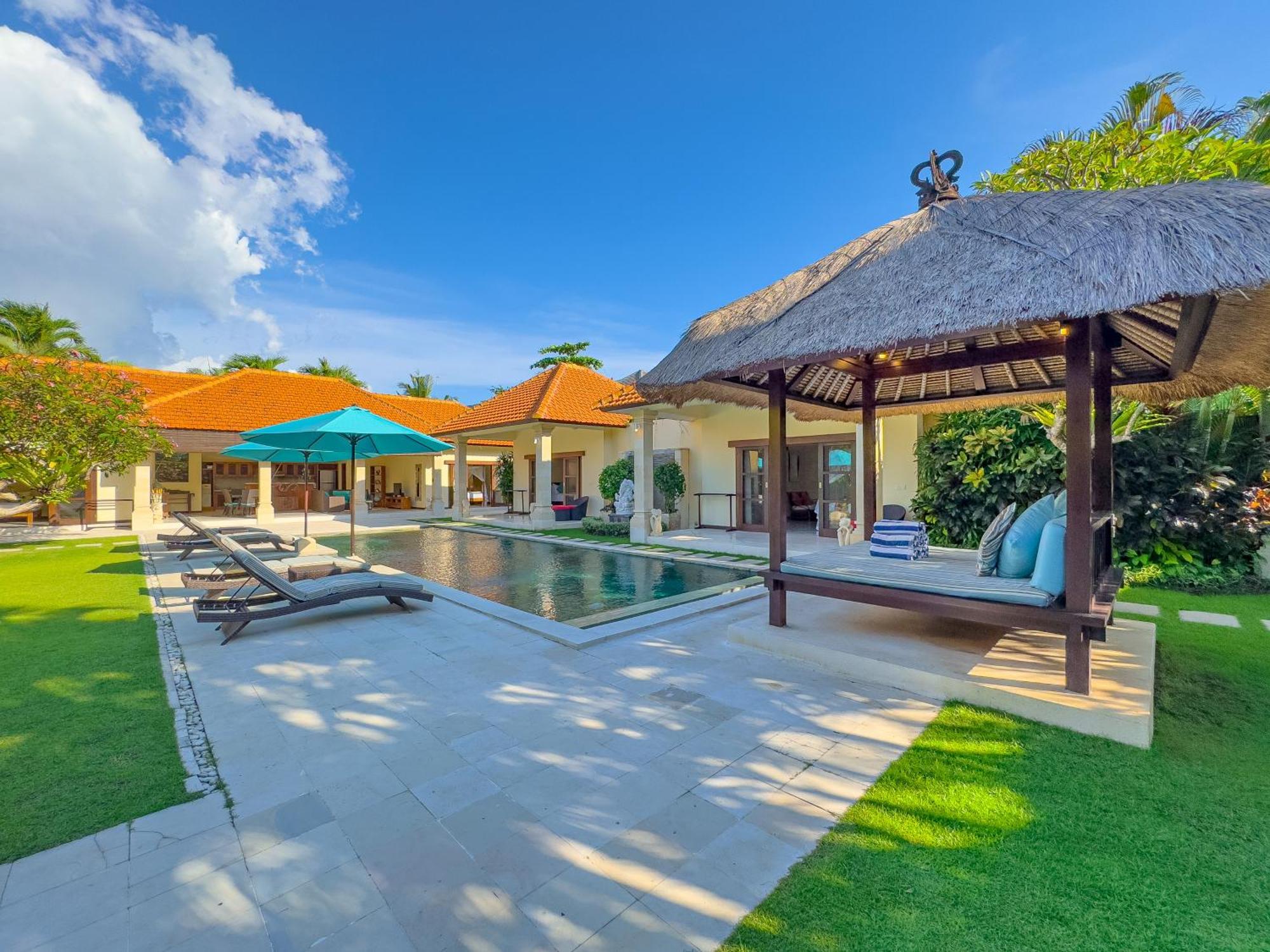Bugis Drupadi Seminyak (Bali)
