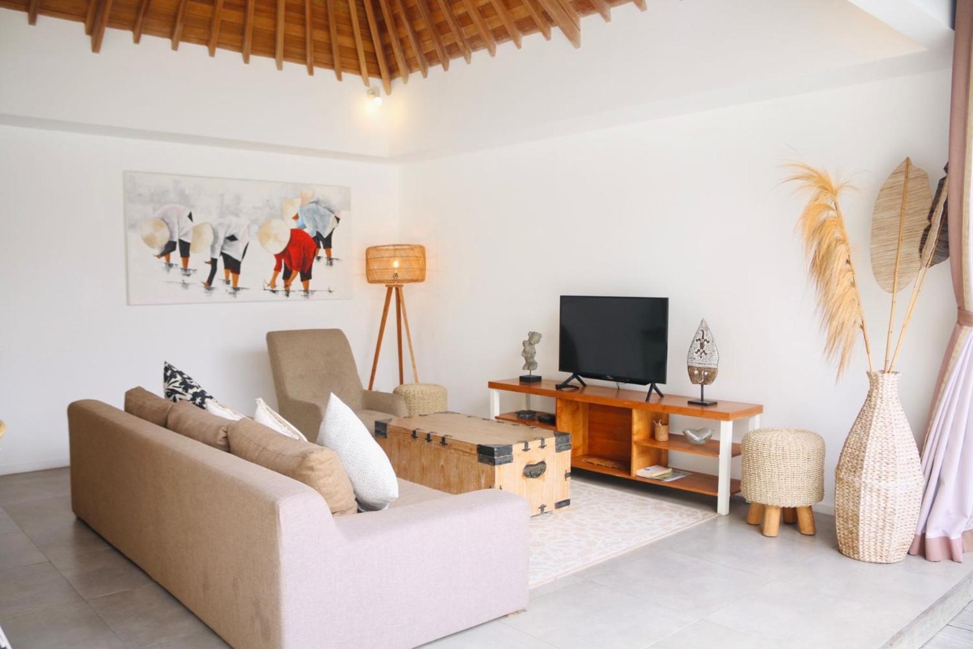 Jolena Villa *