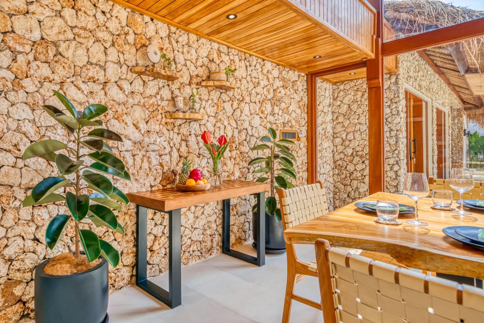 Villa Vienna - New 8bdr Jacuzzi Sauna And Cinema