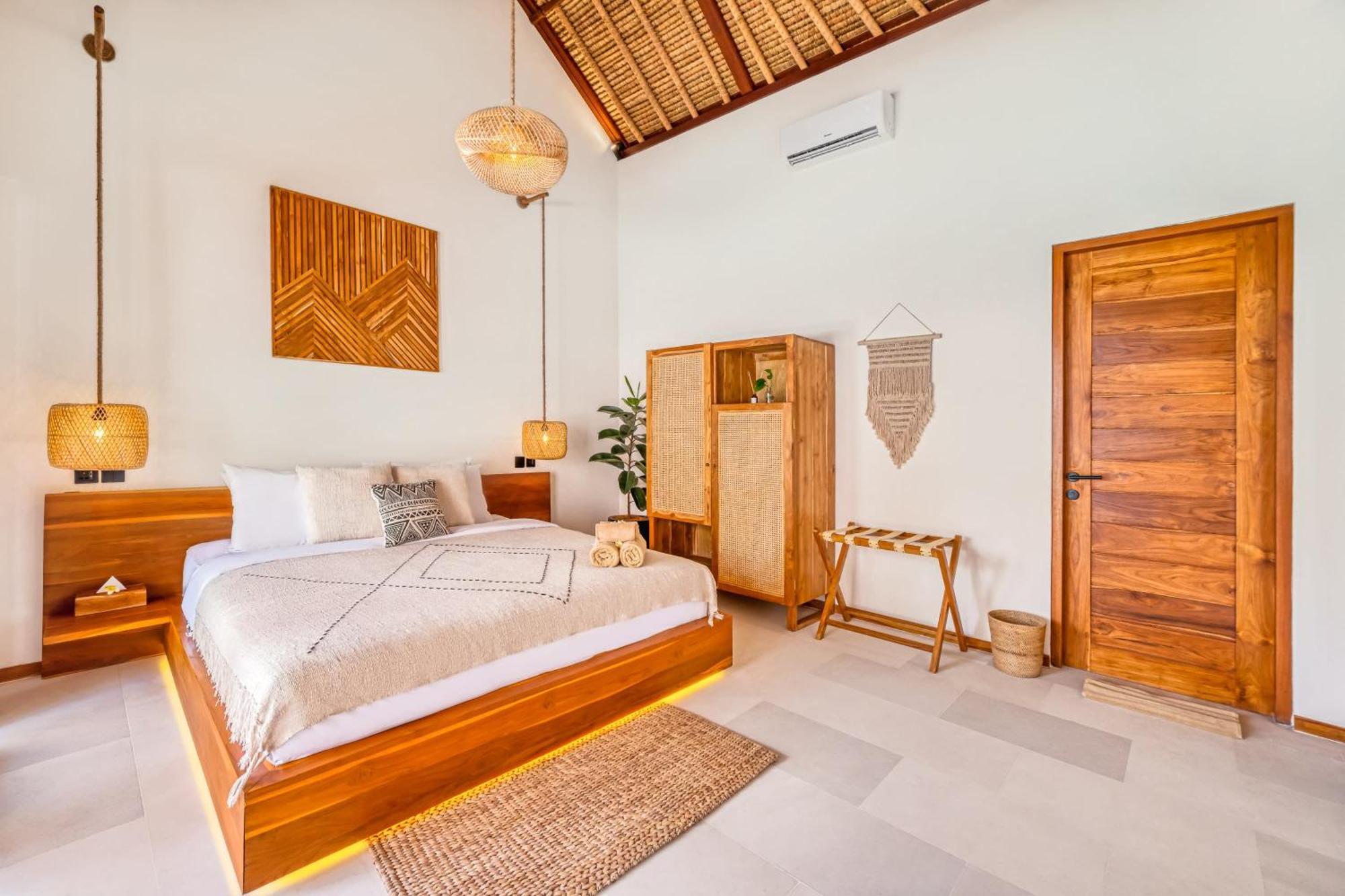Vienna - New 8bdr Jacuzzi Sauna And Cinema Villa Seminyak (Bali)
