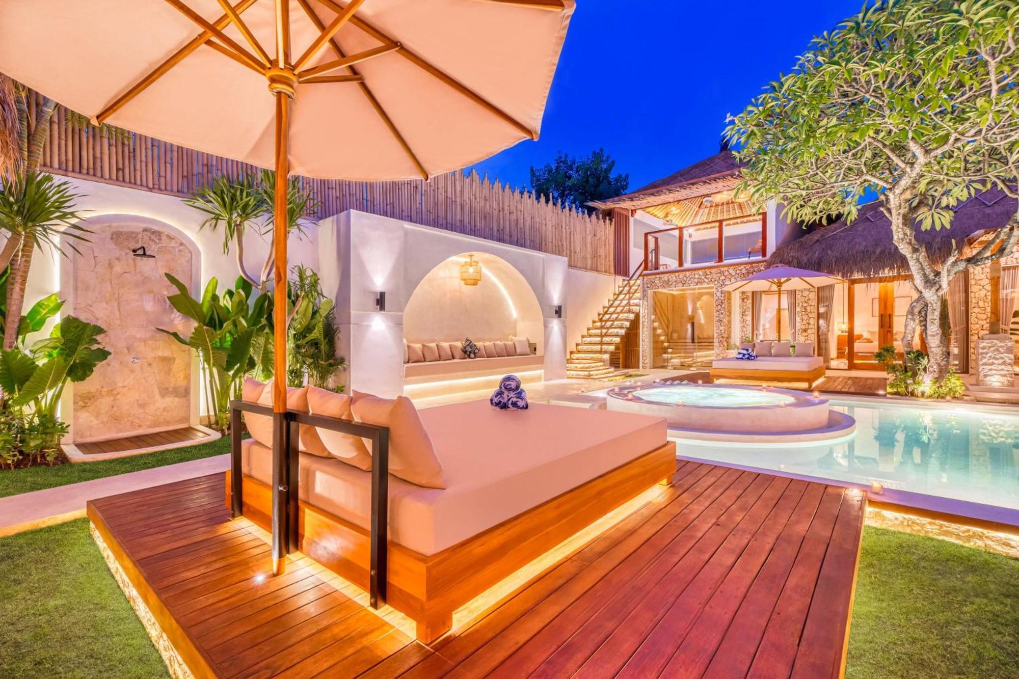 Villa Vienna - New 8bdr Jacuzzi Sauna And Cinema