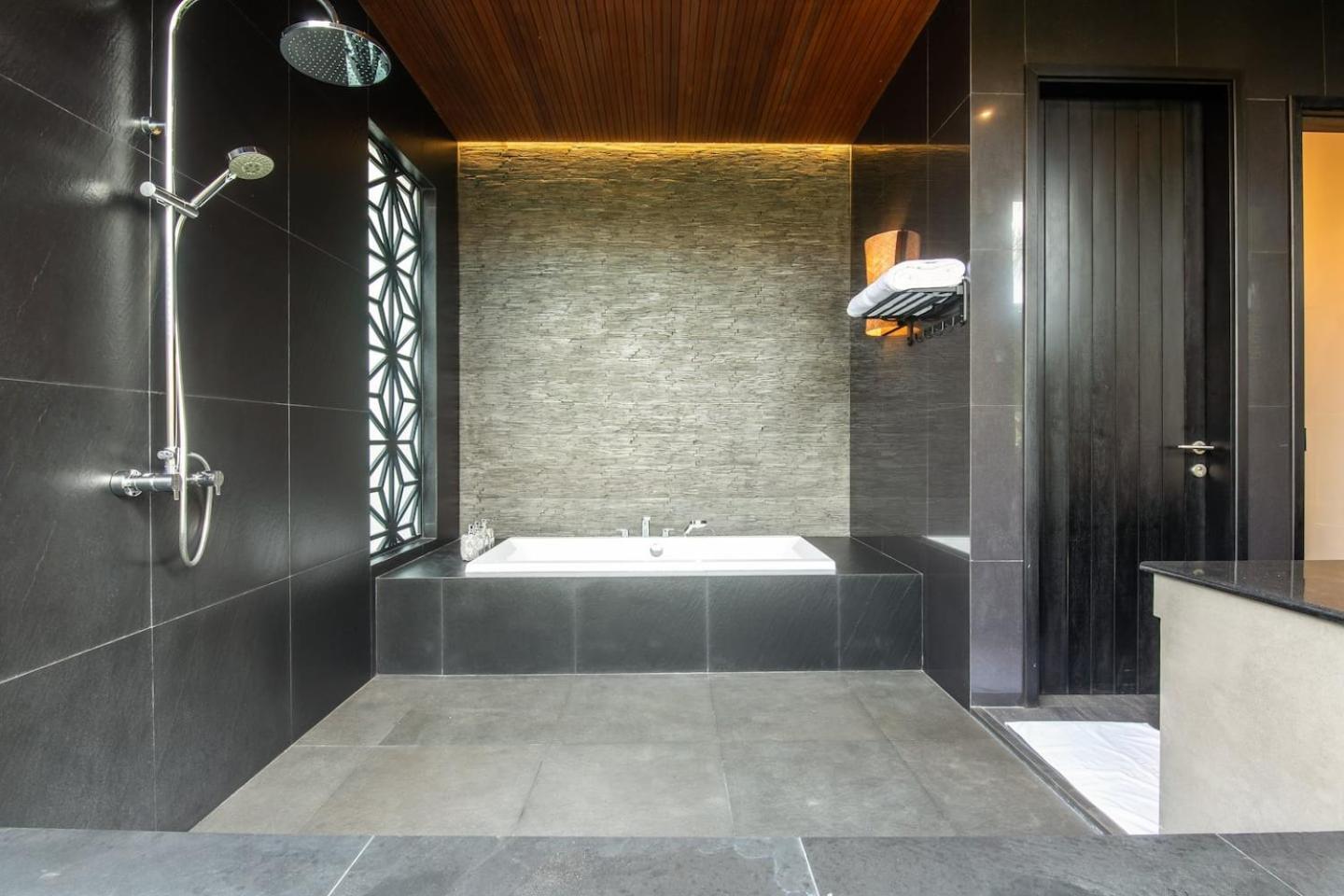 Villa Sumptuous 5br Luxury Redefined In