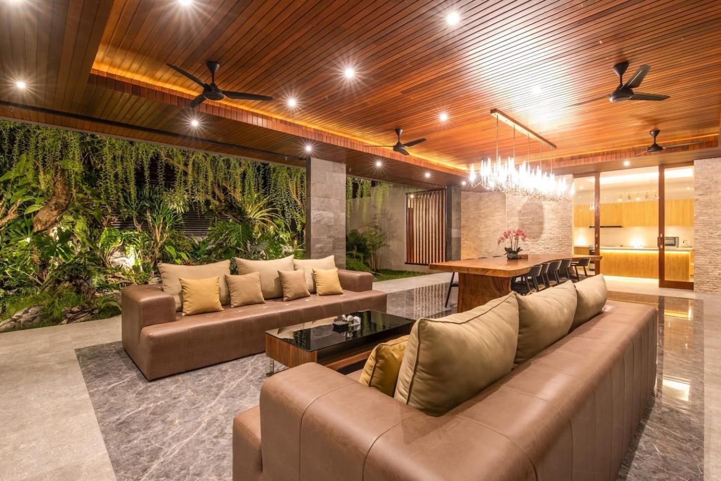 Sumptuous 5br Luxury Redefined In Villa Seminyak (Bali)