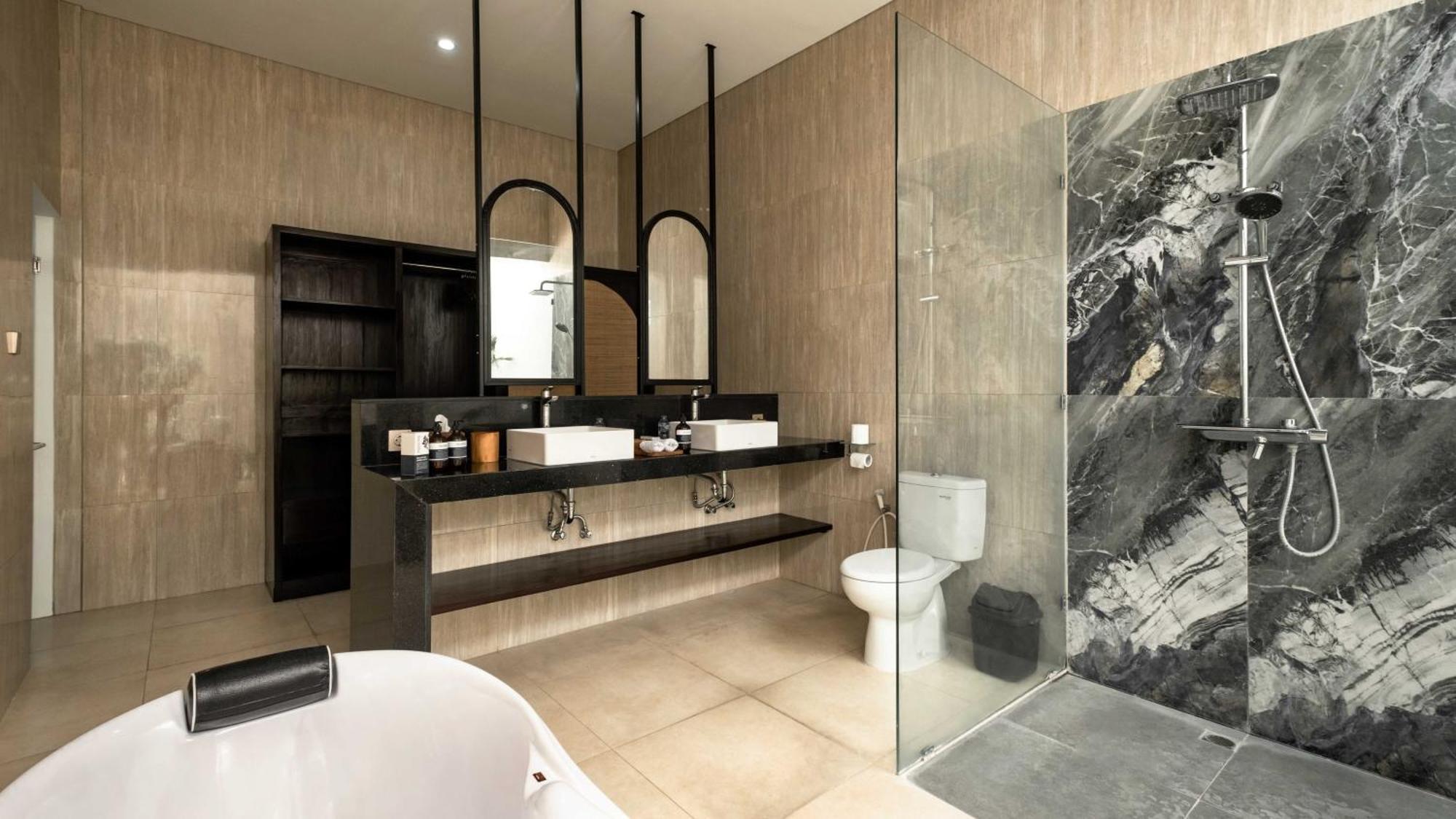 Latima By Finder *