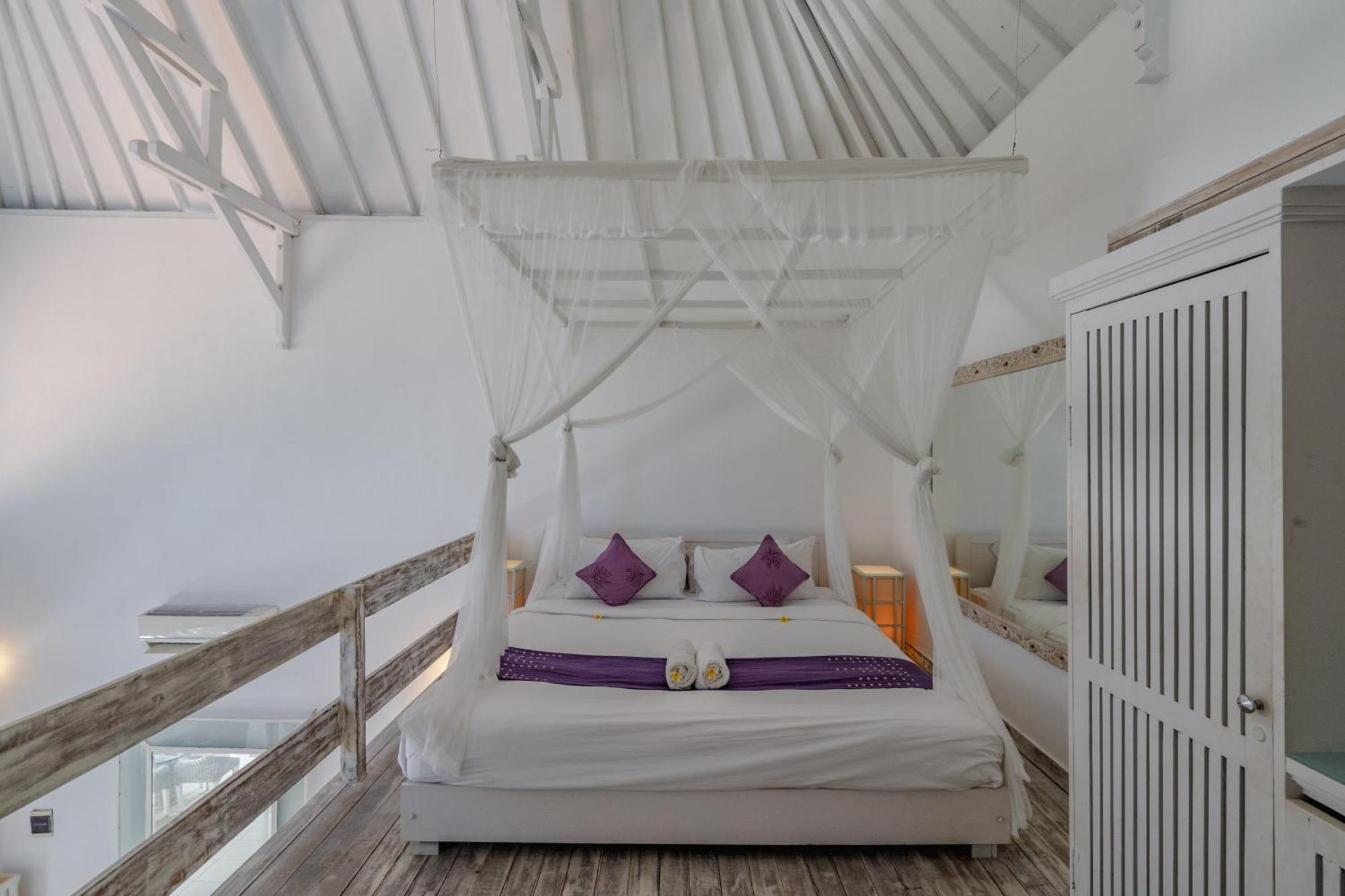 Villa Very Spacious 4 Bedroom Near Seminyak (Bali)