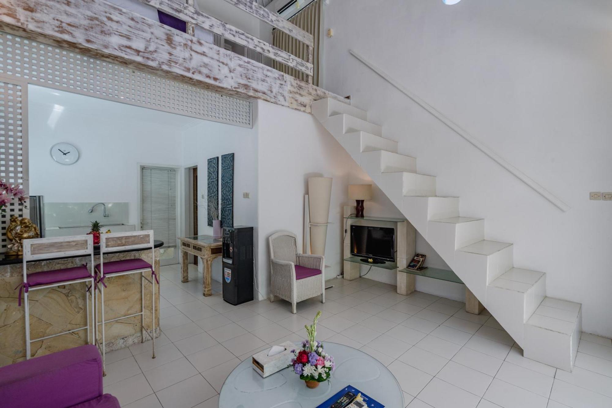 Villa Very Spacious 4 Bedroom Near Seminyak (Bali)