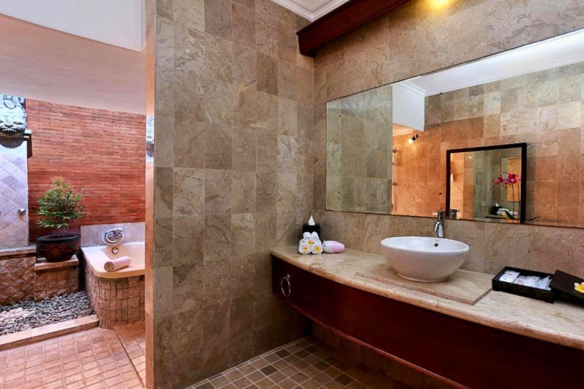 Entire 2 Bedroom Private Pool Zn105 Villa