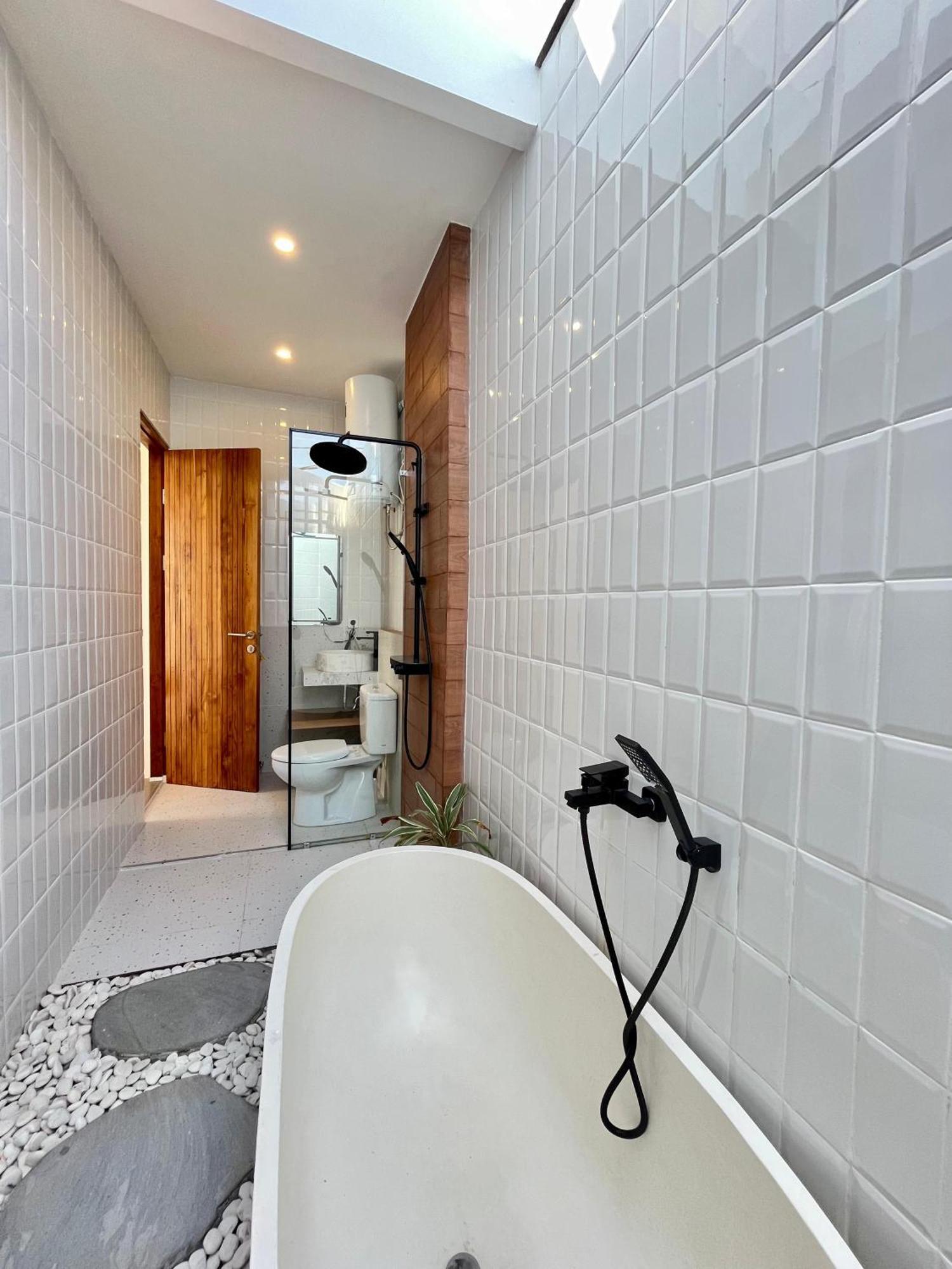 Queen Bee 2br Private