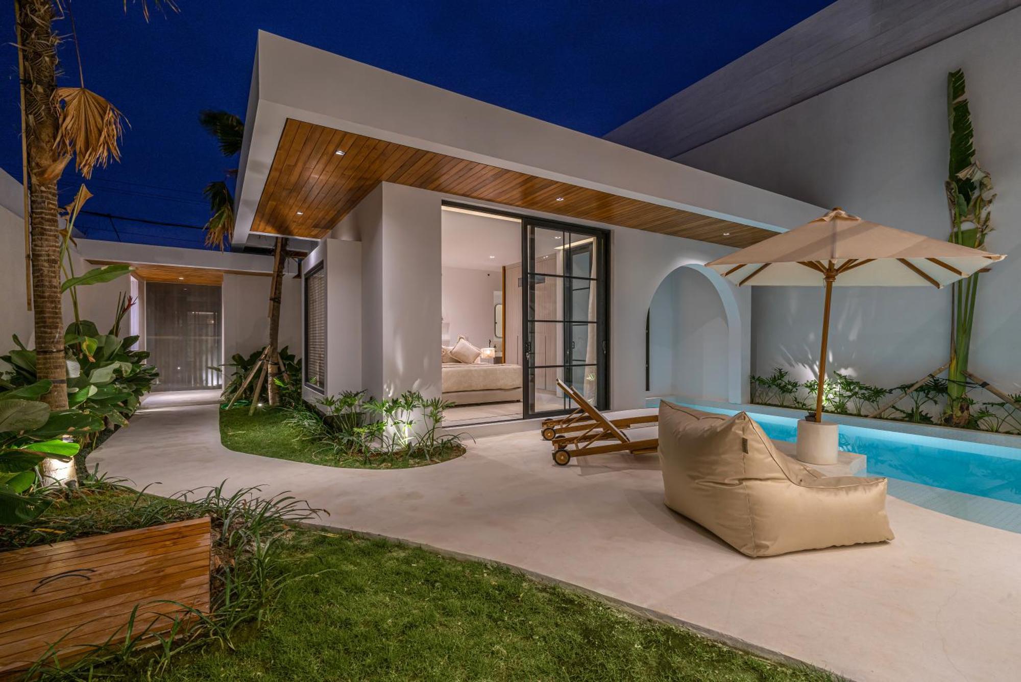 Villa Janoor - Elegant 3-bedroom Near Batu Belig Beach *