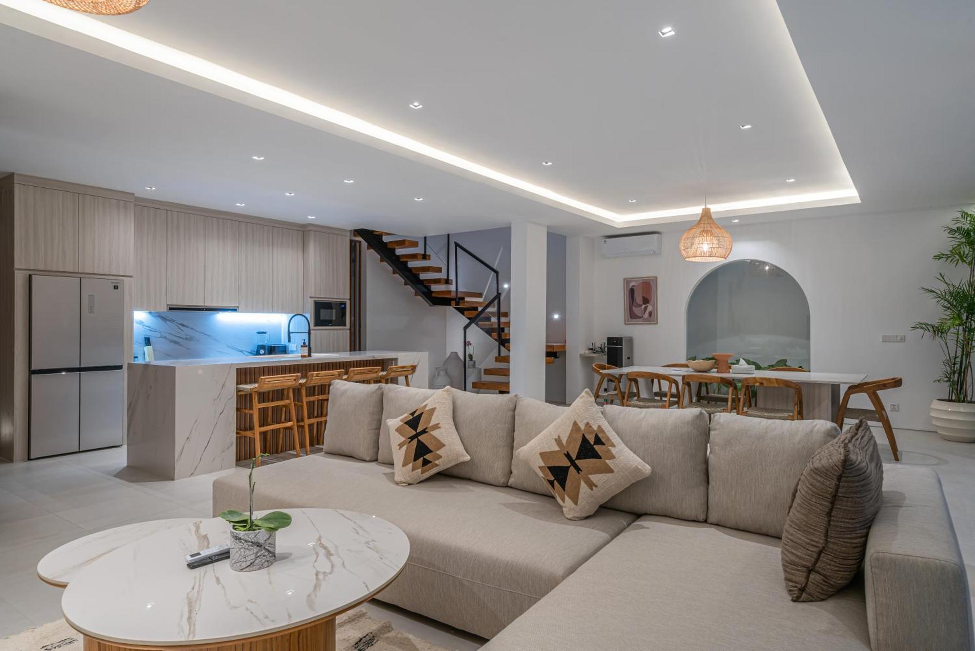 Janoor - Elegant 3-bedroom Near Batu Belig Beach Villa *