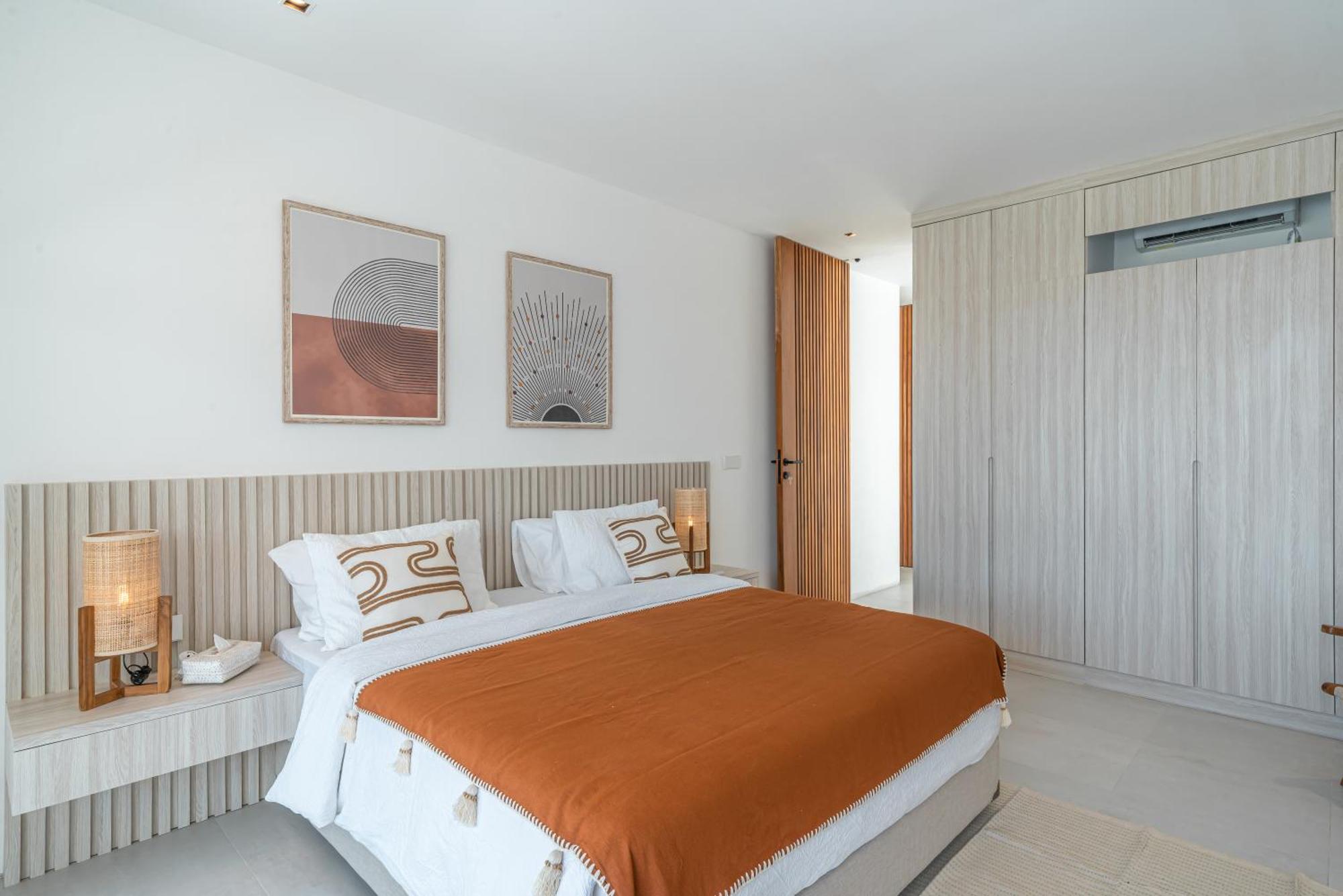 Janoor - Elegant 3-bedroom Near Batu Belig Beach Villa *