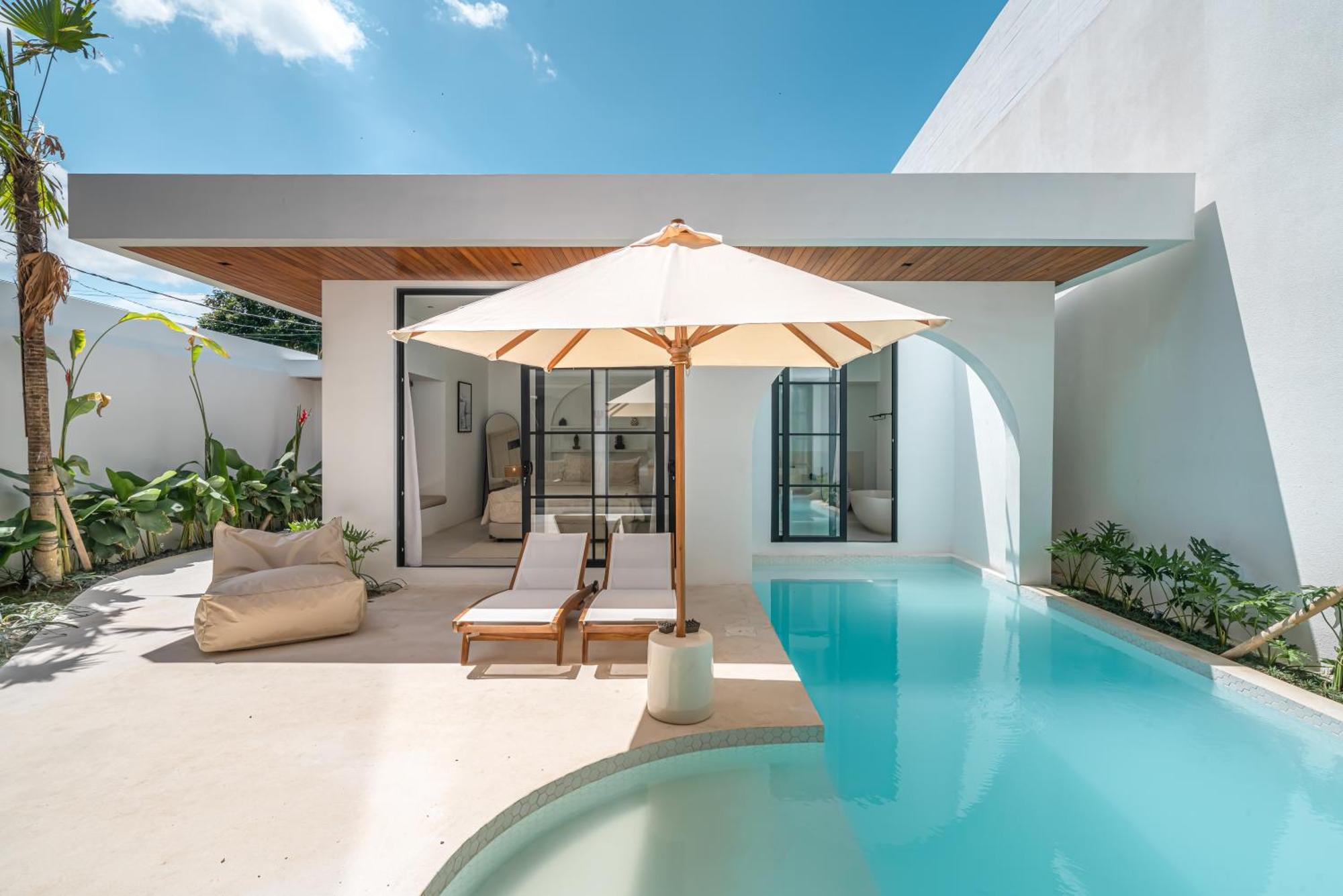 Janoor - Elegant 3-bedroom Near Batu Belig Beach