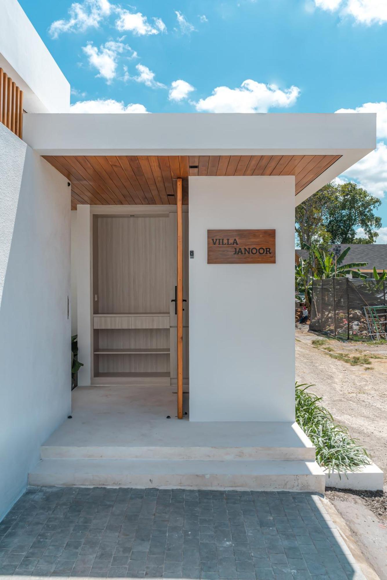 Janoor - Elegant 3-bedroom Near Batu Belig Beach * Seminyak (Bali)