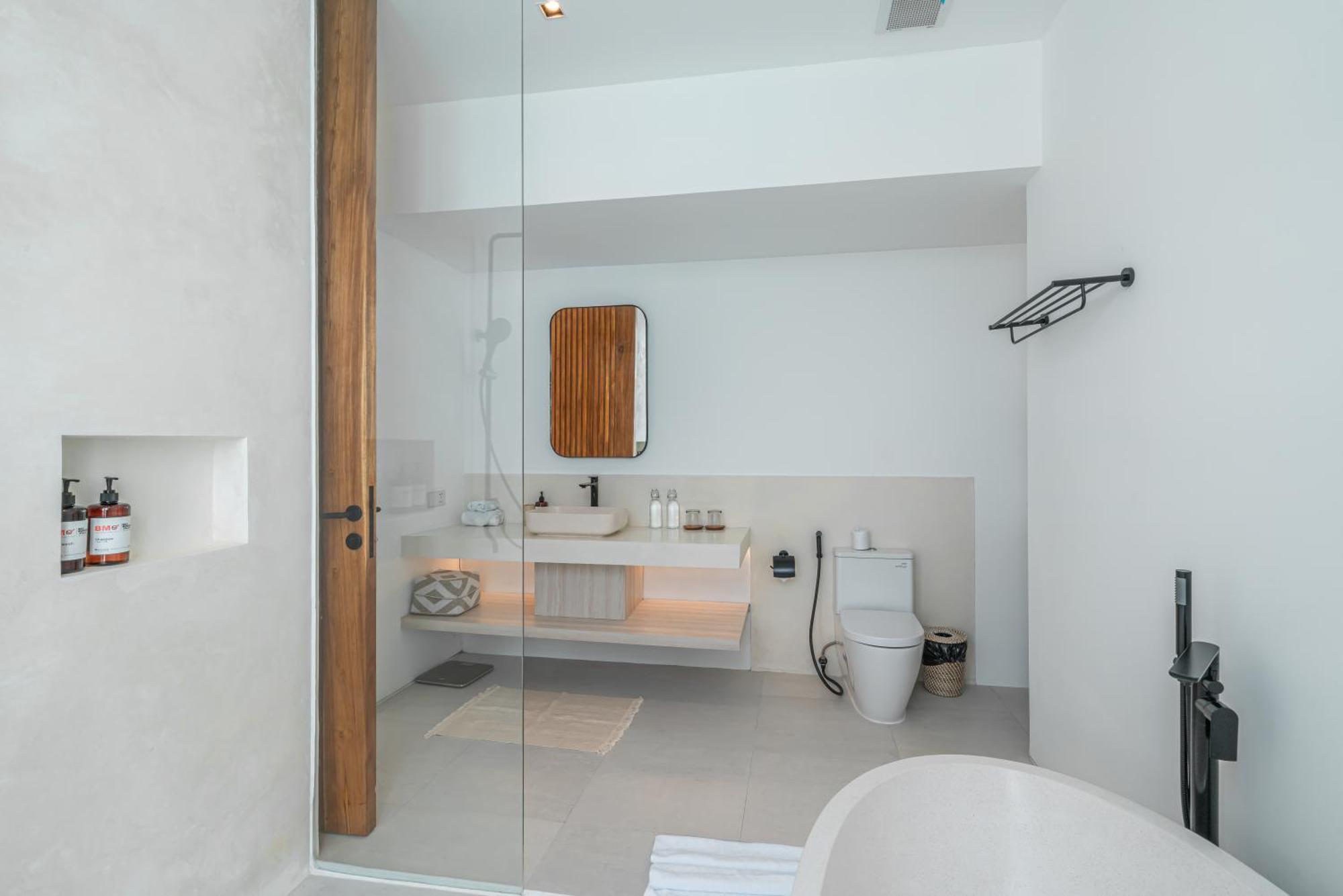 Janoor - Elegant 3-bedroom Near Batu Belig Beach Villa *