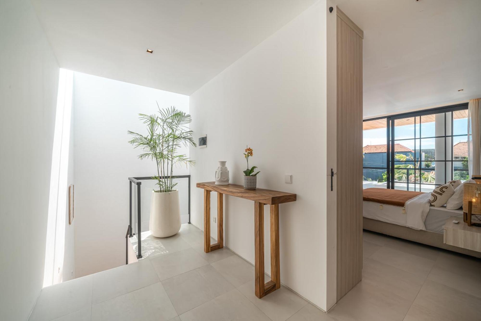 Janoor - Elegant 3-bedroom Near Batu Belig Beach Villa Seminyak (Bali)