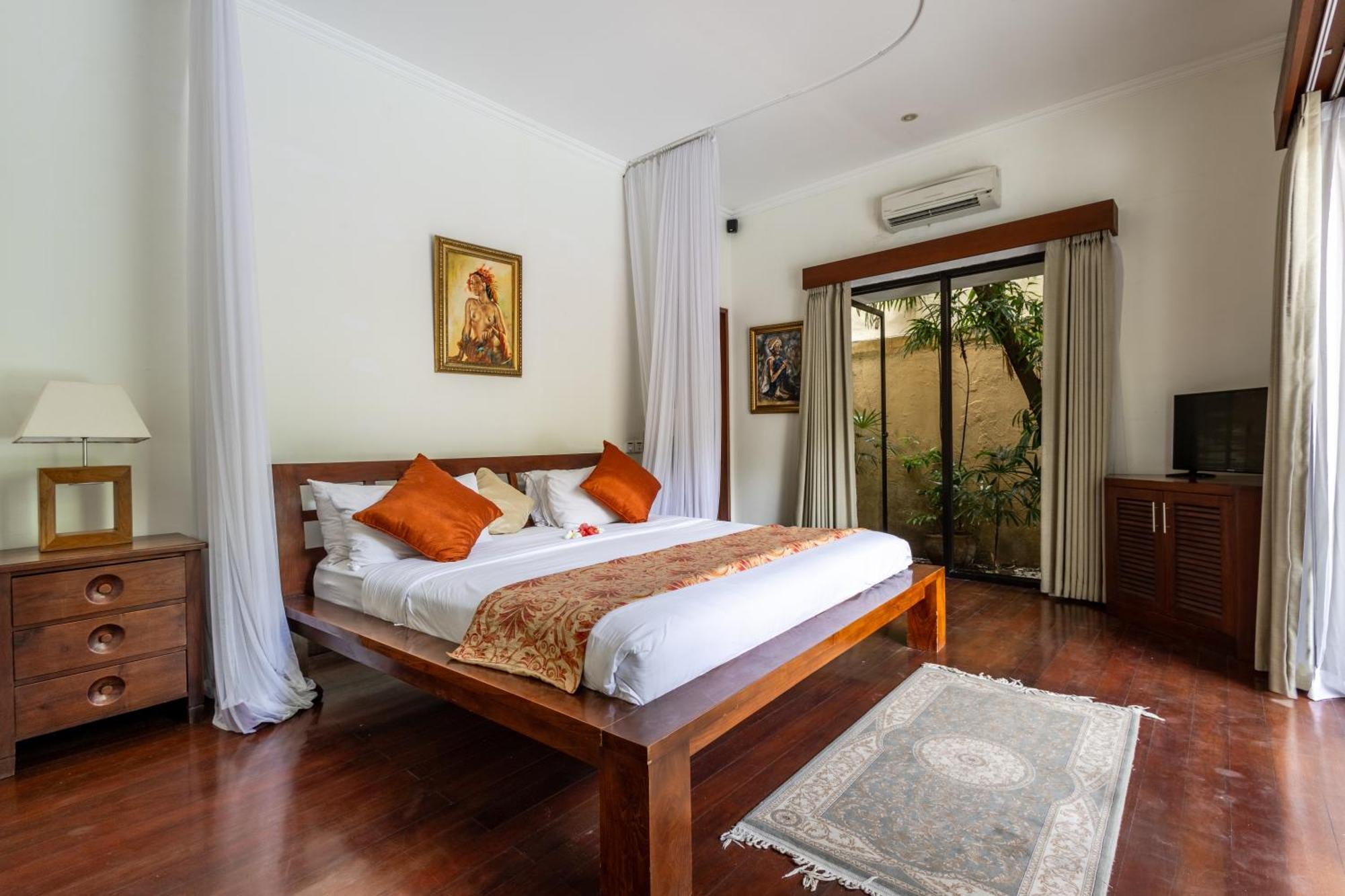 New Deluxe - Jacuzzi And Private Sauna * Seminyak (Bali)