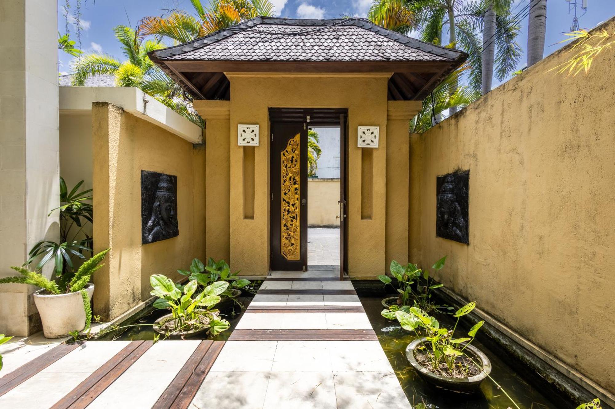 New Deluxe - Jacuzzi And Private Sauna Seminyak (Bali)